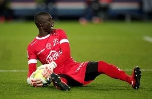 2017-11-29T211850Z_703718970_RC16AF8FB000_RTRMADP_3_SOCCER-FRANCE-PSG-TRO